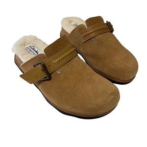 Clarks tan Brynn fur slide